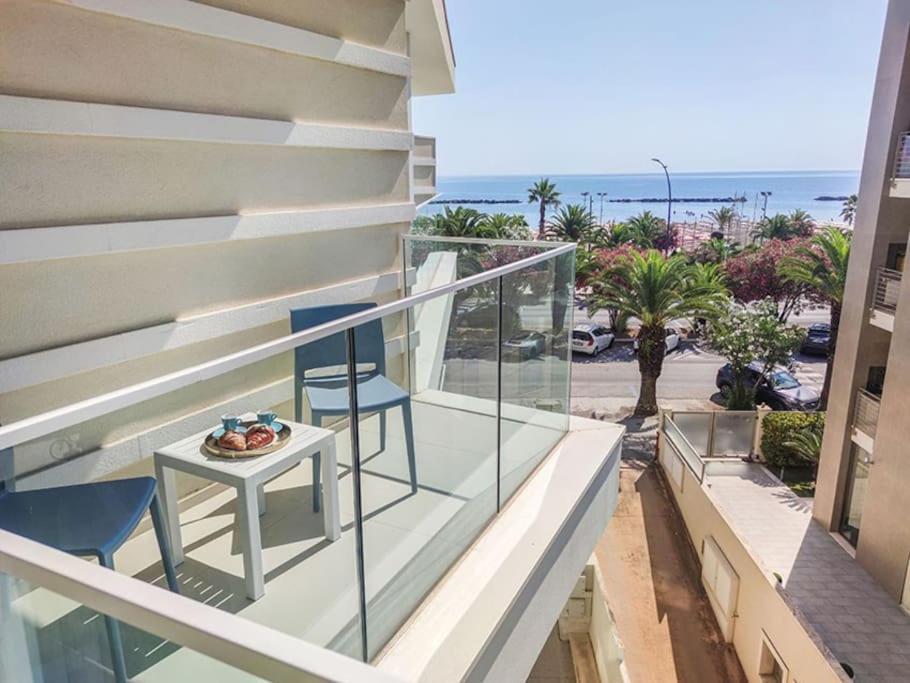 Apartment Lovely Fronte Mare Con Servizio *