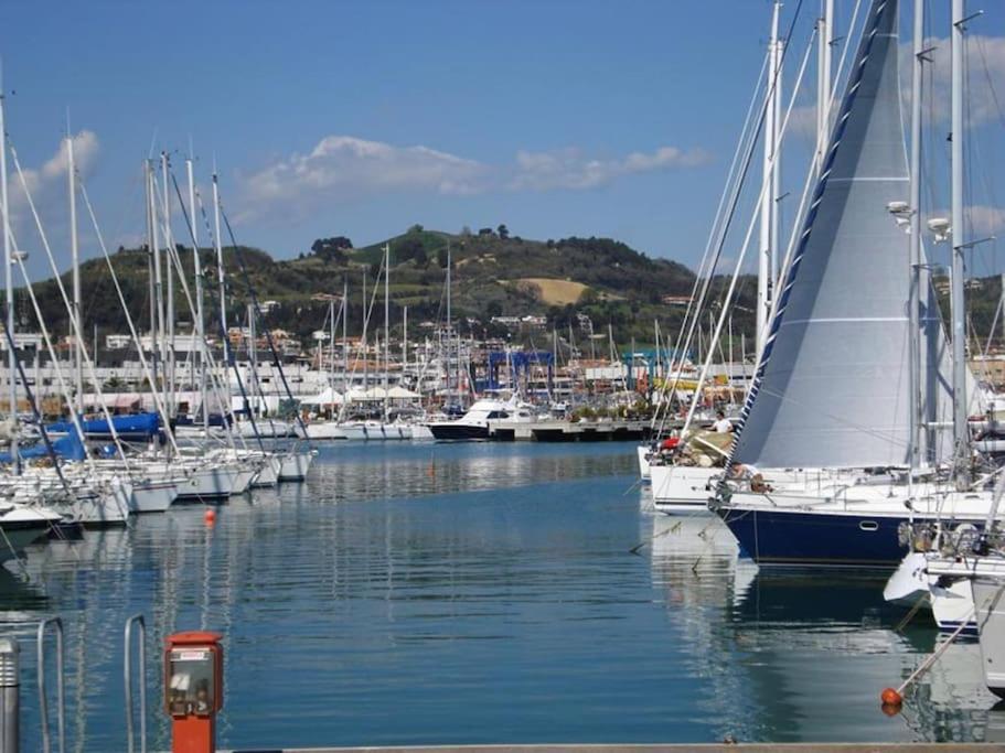 Lovely Fronte Mare Con Servizio Apartment